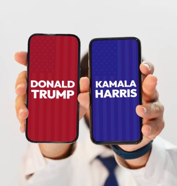 Donald Trump Kamala Harris 'e karşı Mobil Ekranlar' da yazıldı. Editör geçmişi. Cumhurbaşkanlığı seçim arkaplanı