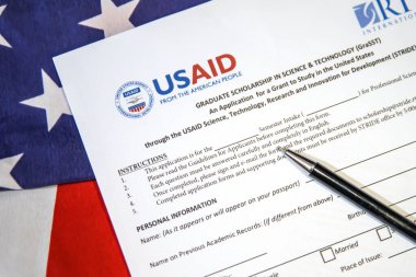 9.17.2024, Birleşik Devletler. Amerika 'dan gelen öğrenciler için USAID burs formu, editör geçmişi. Kalem ve kopya alanı ile ABD 'de okumak için burs formu