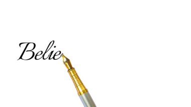 Altın Kalem 4k Animasyon, motivasyonel ve canlandırıcı beyaz arkaplan metni tarafından yazılan kendi tipografinize inanın