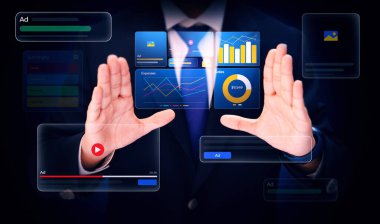 Farklı formatlarda reklam yayınlayarak pazarlama stratejisi, iş stratejileri konsept tasarımı. SEO, Sayfada, dijital pazarlama, kampanyalar, ipuçları, özet.