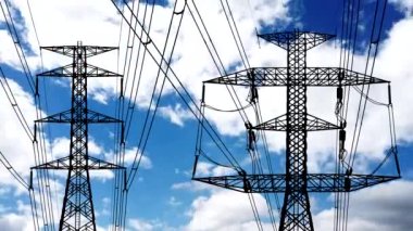 Yüksek voltajlı güç iletim kuleleri karmaşık çelik yapıya sahiptir. yüksek voltajlı elektrik hatları, yüksek voltajlı elektrik iletim kulesi