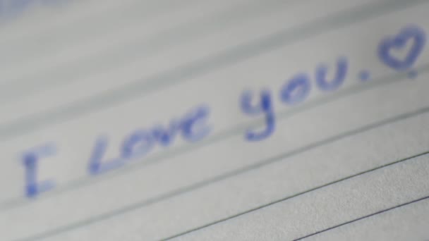 Kağıda Yazdığın Metni Seviyorum — Stok video