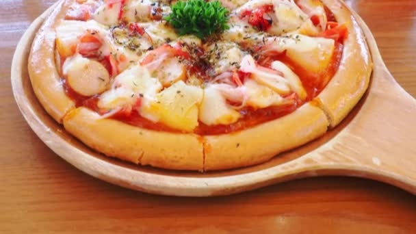 Close Delicious Hawaiian Pizza Snack Table Fat Food Concept — Stock Video
