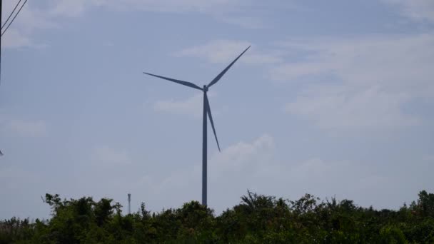 Turbiny Wiatrowe Błękitne Niebo Koncepcja Czystej Energii Energia Alternatywna Energia — Wideo stockowe