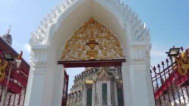 İnanılmaz Tayland kavramı. Phra Prang at Wat Arun Satha, Tayland 'da 26 Aralık 2022, Bangkok, Tayland.