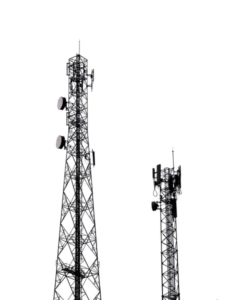 通信天线塔 带有天线的电信塔 手机塔 无线电天线塔带有裁剪路径 — 图库照片