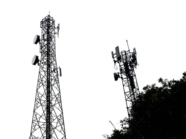 Antennentürme Telekommunikationstürme Mit Antennen Mobilfunkmasten Funkantennenmast Mit Schnittpfad — Stockfoto