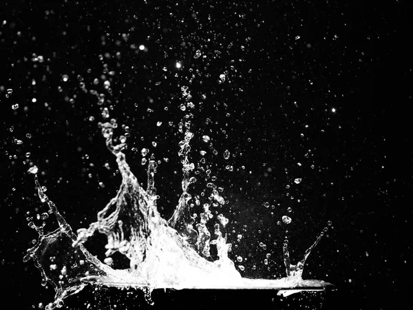 Брызги Воды Черном Фоне Брызги Воды Освежающий Черный Фон — стоковое фото