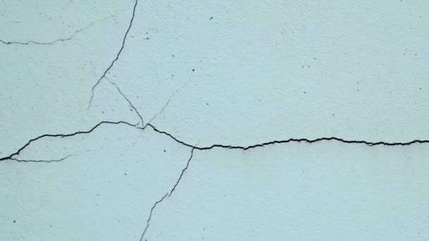 Трещины Цементной Стене Вызванные Плохой Конструкцией — стоковое видео