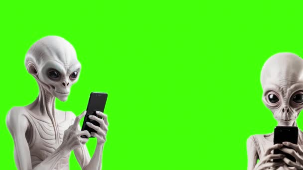 Alien Smartfonem Zielonym Tle Ekranu — Wideo stockowe
