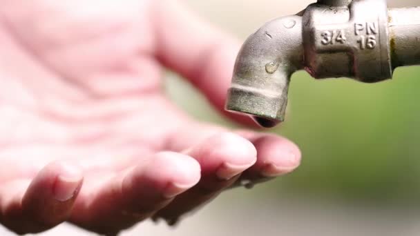 Концепція Водної Кризи Вода Стікає Крана — стокове відео