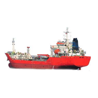 Canlı kırmızı bir kargo gemisinin beyaz üzerine izole edilmiş yüksek çözünürlüklü görüntüsü, ticari ve endüstriyel temalar için ideal..