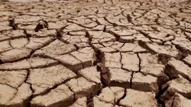 Çölde kurumuş toprak