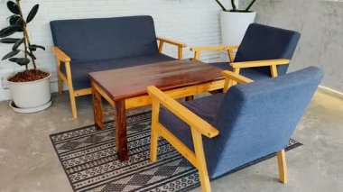 Modern bir oturma odası.