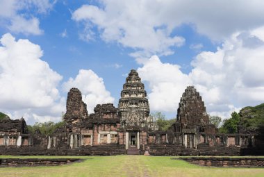 Phimai Tarih Parkı, Tayland 'ın Nakhon Ratchasima eyaletinin en önemli turistik yerlerinden biridir.