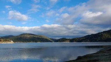 manzara manzarası zaman kavramı doğa bahar ağaçları açık hava gökyüzü bulutları