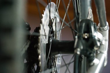 Detaylı bisiklet sporu nakliye motosiklet taşımacılığı yarı araç bisiklet dağı