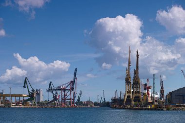 port, vinç, sanayi, inşaat, sanayi, kargo, ekipman, ulaşım, çelik, rıhtım, ihracat, lojistik, nakliye, ithalat, metal, ticaret,