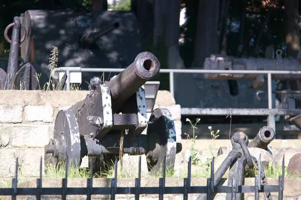 Kanone Gewehr Stahl Eisen Mauer Krieg Waffe Metall Militär Historisch — Stockfoto