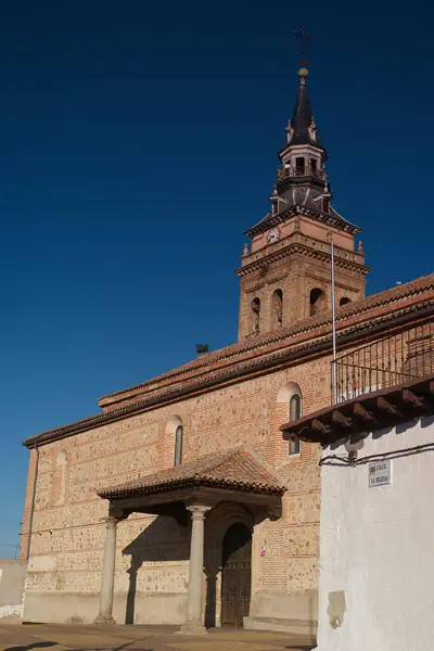 Kule Kilise Manastır Bina Mimari Gökyüzü Manzara Dönüm Noktası Turizm — Stok fotoğraf