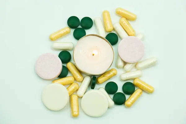 İlaç, hap, vitamin, ilaç, ilaç, kapsül, reçete, sağlık, ilaç, hastalık, tedavi, sağlıklı, acı, bakım, izole edilmiş,