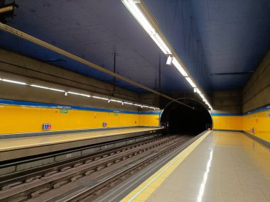 platform, train, underground, station, urban, transport, rail, railway, public, modern, passenger, transport, track, city, rail, road, speed, vehicle, travel, fast, motion,