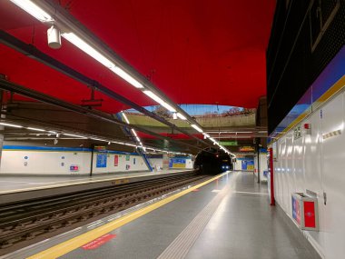 platform, train, underground, station, urban, transport, rail, railway, public, modern, passenger, transport, track, city, rail, road, speed, vehicle, travel, fast, motion,