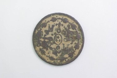 İzole edilmiş eski İspanyol sikkesi antika metal levha hobi nane yazıları İber nümismatikleri topluyor