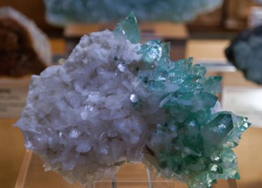 Dünyanın jeoloji mineralleri mineroloji taşı kristal dağ renkleri mücevher desenleri güzel doğal