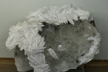 Dünyanın jeoloji mineralleri mineroloji taşı kristal dağ renkleri mücevher desenleri güzel doğal