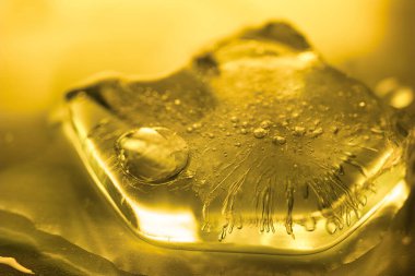 Buz renginde donmuş su buz hava kabarcıkları soyutlama güzel arkaplan deseni şeffaf görüntü