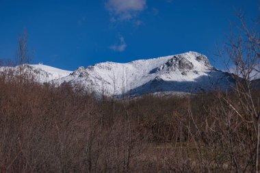 ...İspanya 'da Madrid yakınlarındaki Sierra de Guadarrama dağ sırasının manzarası.