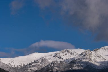 ...İspanya 'da Madrid yakınlarındaki Sierra de Guadarrama dağ sırasının manzarası.