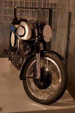 Antik insan kültürüyle ilgili tarihi bir müze eşyası, antik çağlardan kalma yararlı bir eşya.