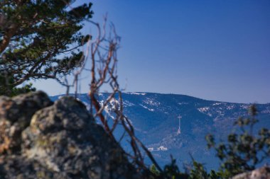 Madrid, İspanya yakınlarındaki Sierra de Guadarrama dağlarında kış manzarası