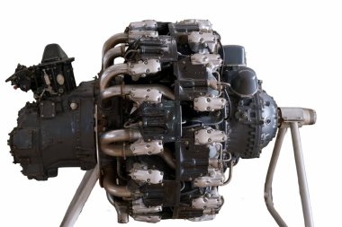 20. yüzyıldan kalma askeri bir uçağın tarihi yanmalı motoru.