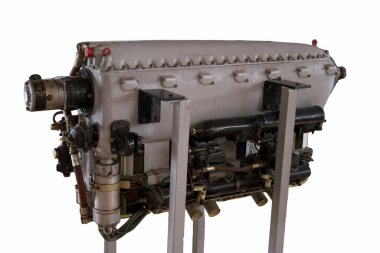 20. yüzyıldan kalma askeri bir uçağın tarihi yanmalı motoru.