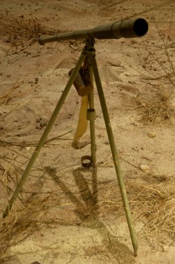 Antik teleskop, antik çağlardan kalma optik bir cihaz.