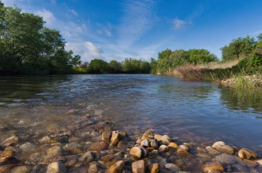 İspanya, Madrid yakınlarındaki Vaciamadrid kasabasında bahar manzarası
