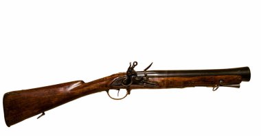 Eski gemilerde kullanılan antika barut silahları.