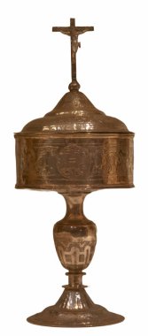 Beyaz arka planda izole edilmiş kitlesel gofretler için antika metal plaka.