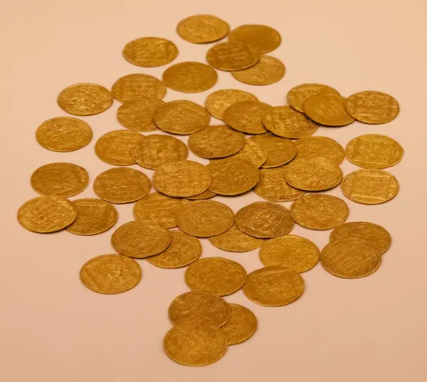 Para eski ödeme araçları Altından yapılmış antika paralar