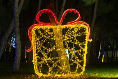 İspanya 'nın Mostoles şehrinde Noel ışıkları süslemeleri