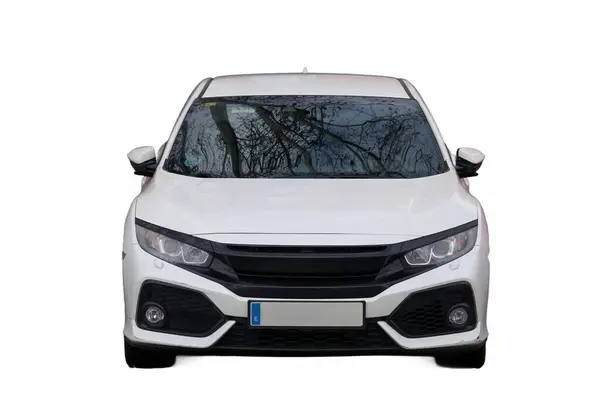 Güzel beyaz bir arka planda kesilmiş bir yolcu vagonu.