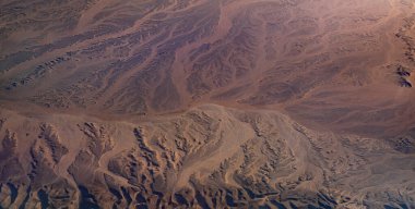 Çöldeki güzel dağların gerçek manzarası. Doğu Sahra. Hurghada. Mısır.