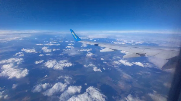 Zicht Vleugel Wolken Van Het Vliegtuig — Stockfoto