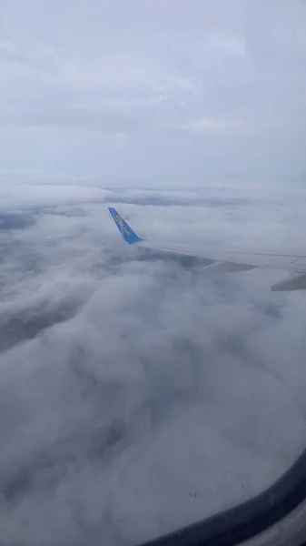 Kilátás Repülőgép Szárnya Felhők — Stock Fotó