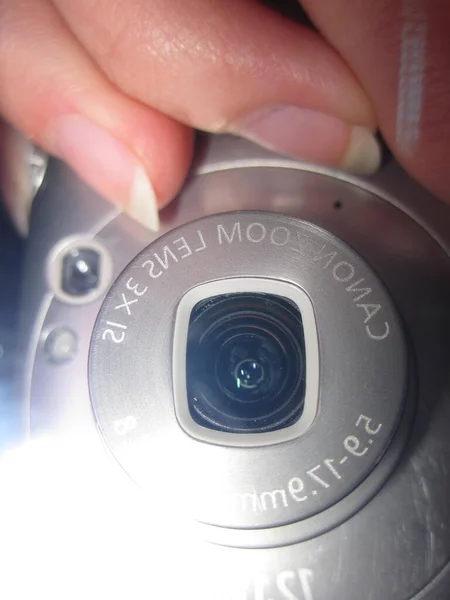 Objektiv Fotoaparátu Canon Bleskem — Stock fotografie