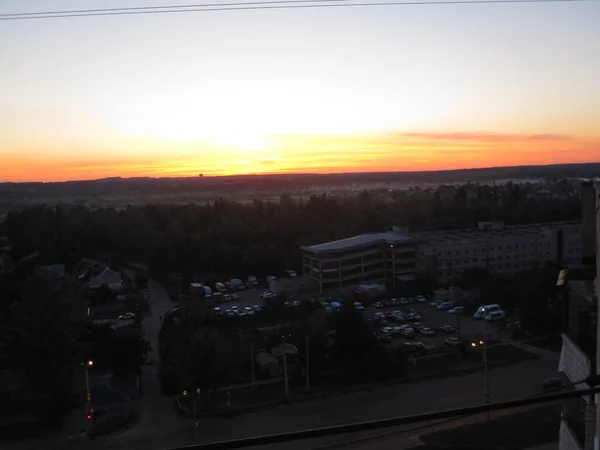 Schöne Helle Orange Rot Heiße Sonnenuntergang Und Stadt — Stockfoto