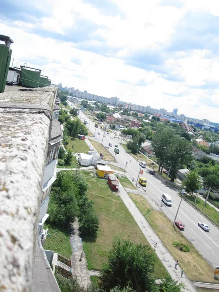 Stadtstraße Straße Und Grün Blick Vom Dach — Stockfoto